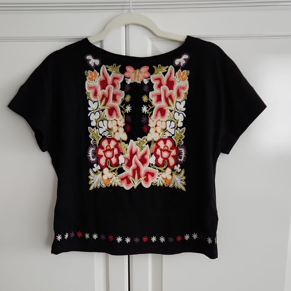 Anthropologie NWT Embroidered Top. XS